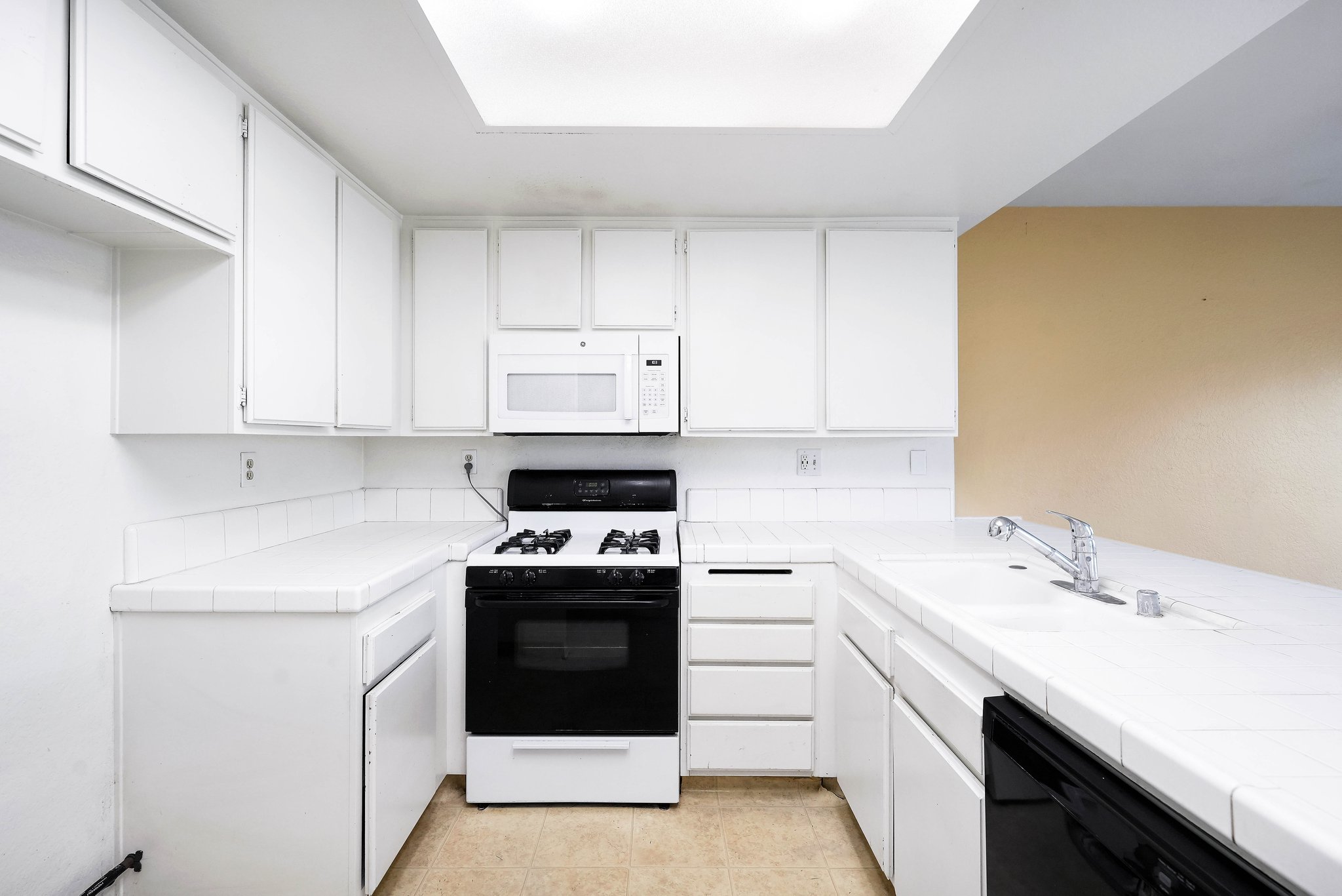 14-web-or-mls-1034 Whitewater Drive-14
