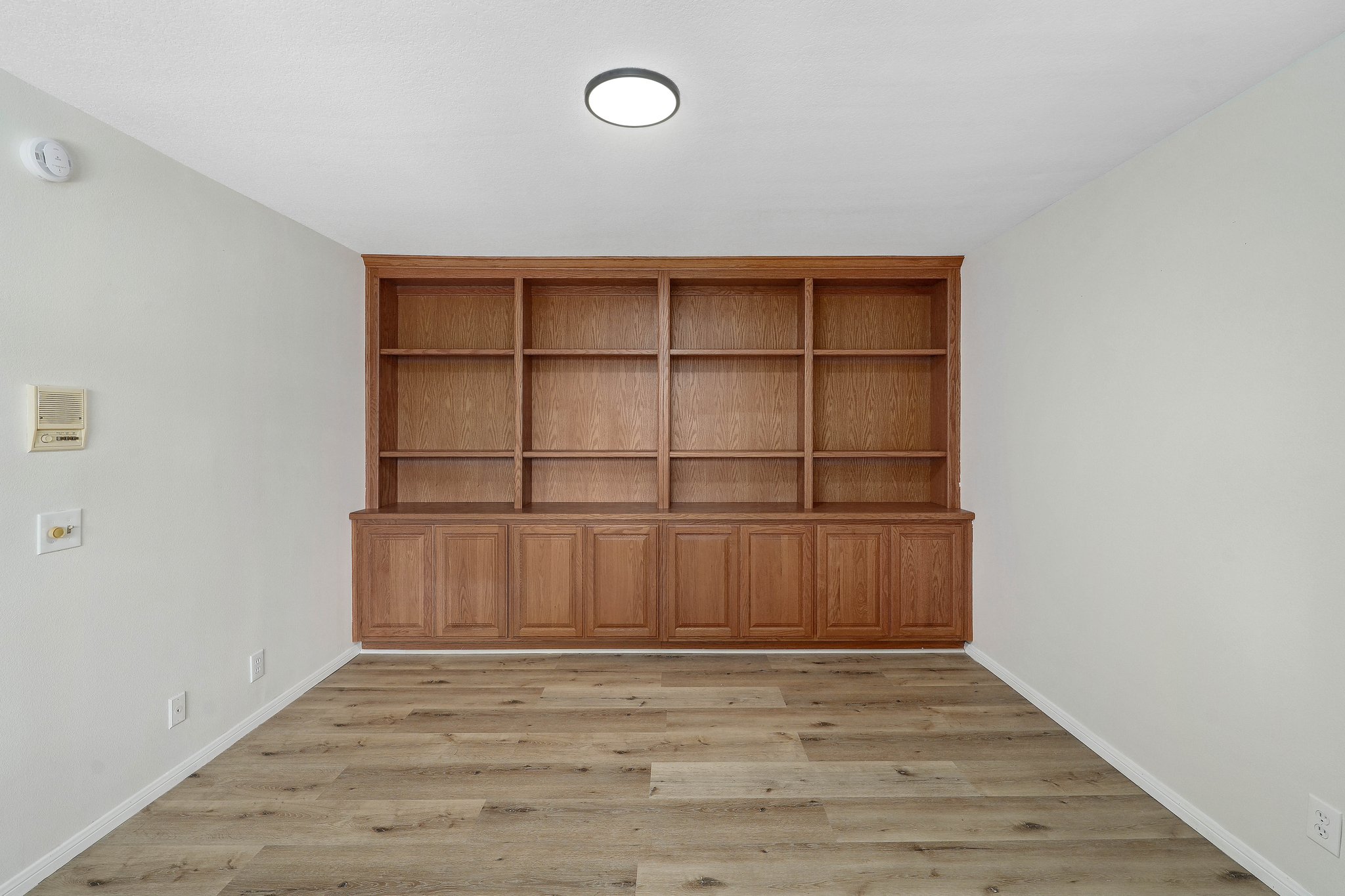 6404 Sealpoint Court-27
