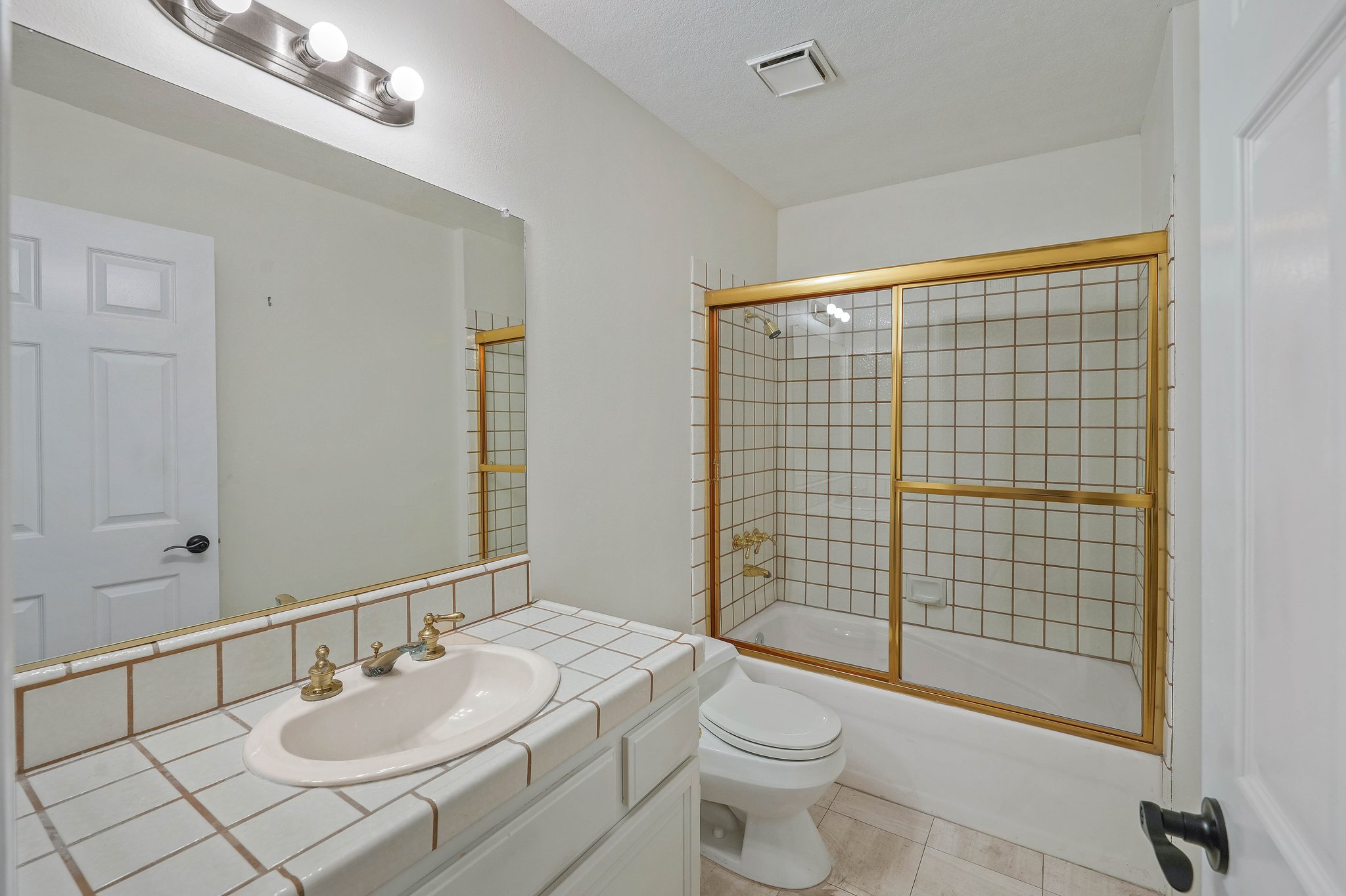 6404 Sealpoint Court-29